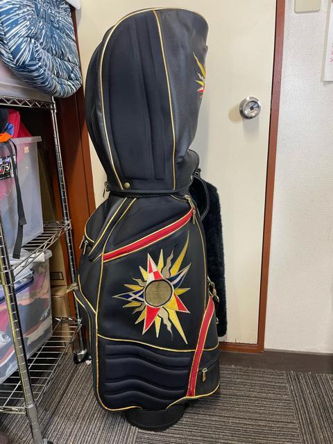 ジャンボ尾崎 キャディーバッグ ゴルフバック J's 尾崎将司 黒 送料無料 ブラック 刺繍 レア品 キャディバッグ 記念品 < レジャー/スポーツ ジャンボ尾崎 キャディーバッグ ゴルフバック J's 尾崎将司 黒 送料無料 ブラック 刺繍 レア品 キャディバッグ 記念品 < レジャー/スポーツの