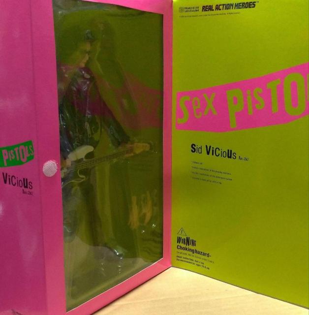 RAH シド・ビシャス セックスピストルズ 1/6ドール●新品未開封美品 長期保管品 < タレントグッズ RAH シド・ビシャス セックスピストルズ 1/6ドール●新品未開封美品 長期保管品 < タレントグッズの