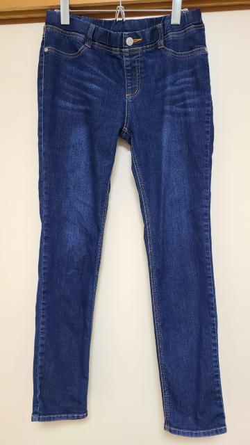 新品未着品 ウエストゴムで楽な履き心地ストレッチ加工スキニーデニム < 女性ファッション 新品未着品 ウエストゴムで楽な履き心地ストレッチ加工スキニーデニム < 女性ファッションの