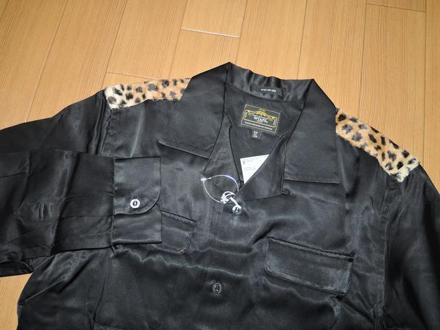 新品WTAPSダブルタップスレオパード切替レーヨンシャツ黒Mヒョウ < ブランド 新品WTAPSダブルタップスレオパード切替レーヨンシャツ黒Mヒョウ < ブランドの