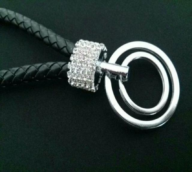 編み込みダブルリングキーホルダー(ブラック) < 女性ファッション 編み込みダブルリングキーホルダー(ブラック) < 女性ファッションの