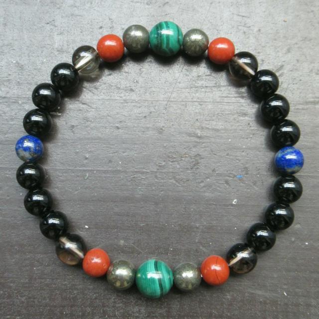 マラカイトxオニキスxラピスラズリxレッドジャスパーブレスレット 天然石 パワーストーン < 女性アクセサリー/時計 マラカイトxオニキスxラピスラズリxレッドジャスパーブレスレット 天然石 パワーストーン < 女性アクセサリー/時計の