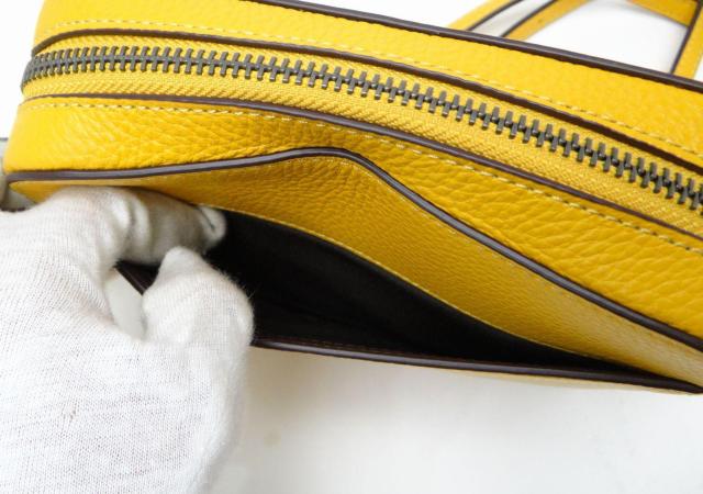 COACH コーチ 87734 レザー カメラバッグ ミニショルダーバッグ オークル<美品> < ブランド COACH コーチ 87734 レザー カメラバッグ ミニショルダーバッグ オークル<美品> < ブランドの