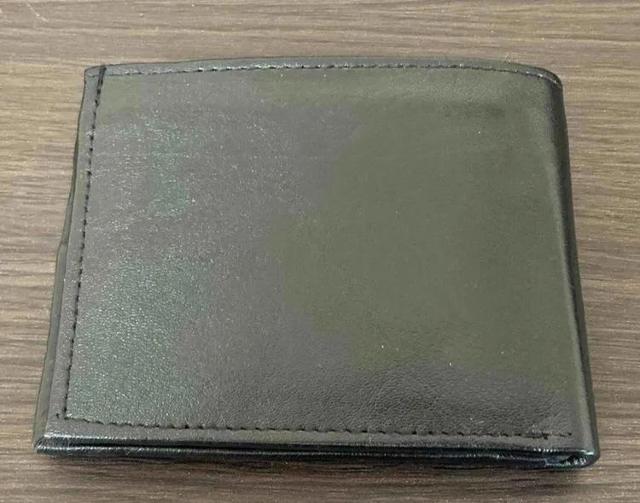 「2,200円スタート」のカーメーカーの「マセラティー」が、「車購入者」のオーナーに進呈した「非売品」のおしゃれな革財布! < 男性ファッション  「2,200円スタート」のカーメーカーの「マセラティー」が、「車購入者」のオーナーに進呈した「非売品」のおしゃれな革財布! < 男性ファッションの
