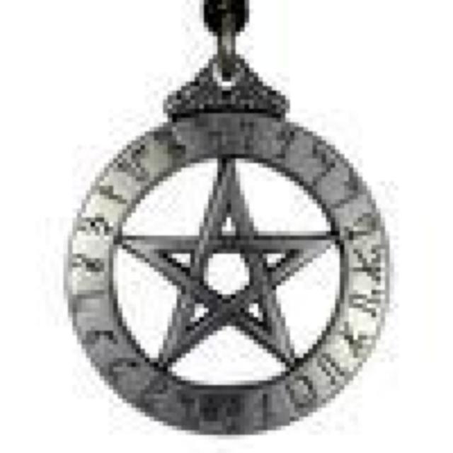 MM: Large Theban Pentacle Necklaceバランス保護 < 女性アクセサリー/時計  MM: Large Theban Pentacle Necklaceバランス保護  < 女性アクセサリー/時計の