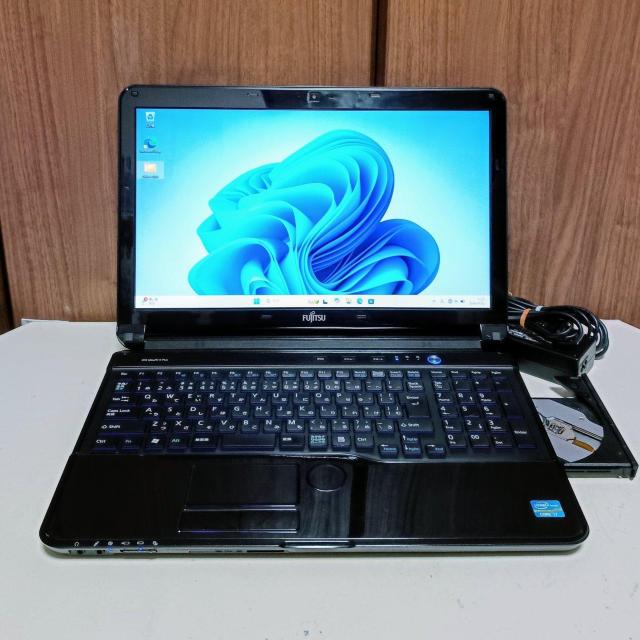 FUJITSU LIFEBOOK Corei7 メモリ16GB SSD512GB Webカメラ ブルーレイ Windows11 < PC本体/周辺機器 FUJITSU LIFEBOOK Corei7 メモリ16GB SSD512GB Webカメラ ブルーレイ Windows11 < PC本体/周辺機器の