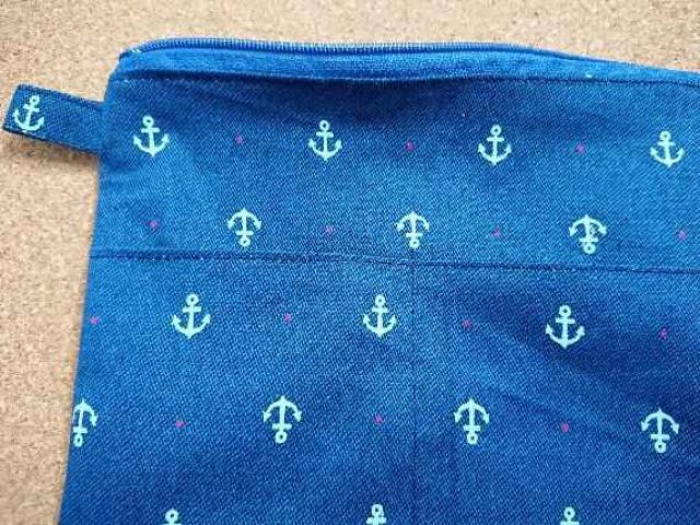 ハンドメイド 外ポケット付きペタンコポーチ   イカリ青 < 女性ファッション  ハンドメイド 外ポケット付きペタンコポーチ   イカリ青 < 女性ファッションの