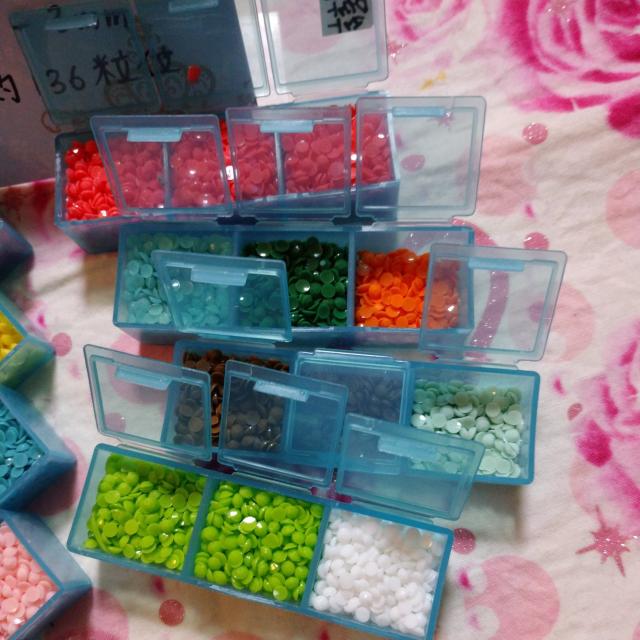 大量画像全て!!ポップカラー3mmアクリルストーン12カラー < 香水/コスメ/ネイル 大量画像全て!!ポップカラー3mmアクリルストーン12カラー < 香水/コスメ/ネイルの