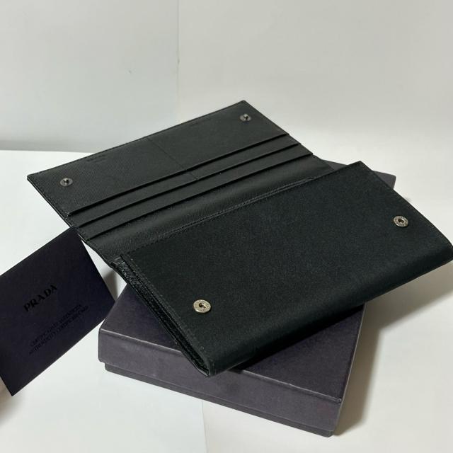 極美品 PRADA プラダ 三角ロゴプレート 二つ折り長財布 ナイロン レザー < ブランド  極美品 PRADA プラダ 三角ロゴプレート 二つ折り長財布 ナイロン レザー < ブランドの