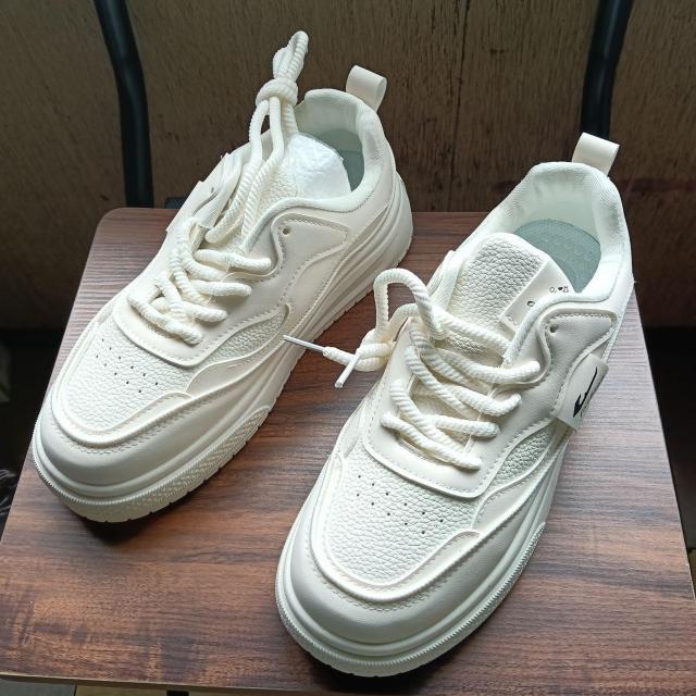 新品 25cm レディース スニーカー ホワイト シューズ 靴 カジュアル < 女性ファッション 新品 25cm レディース スニーカー ホワイト シューズ 靴 カジュアル < 女性ファッションの