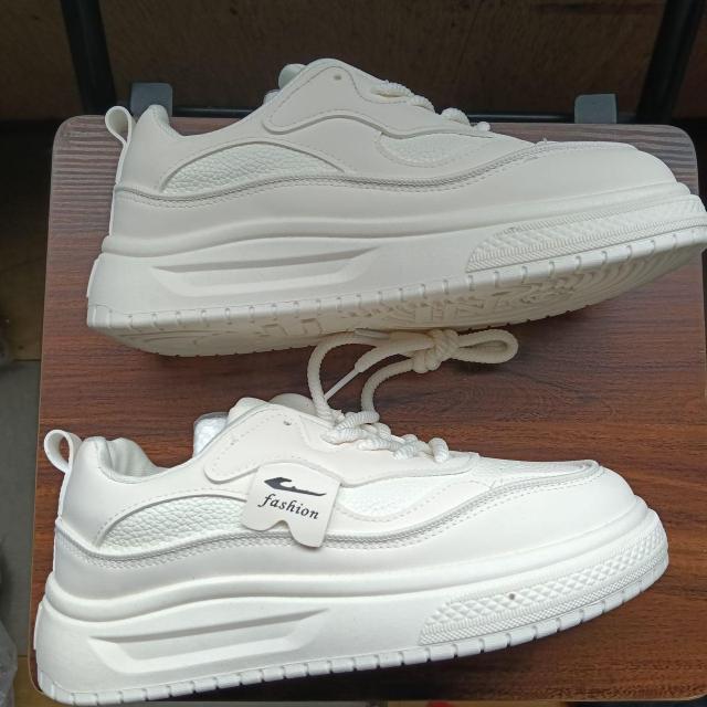 新品 25cm レディース スニーカー ホワイト シューズ 靴 カジュアル < 女性ファッション 新品 25cm レディース スニーカー ホワイト シューズ 靴 カジュアル < 女性ファッションの