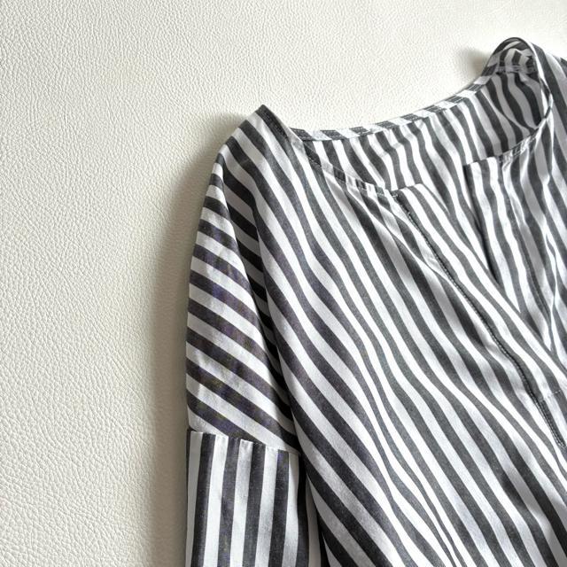 ◆美品◆オンワード樫山◆大きいサイズ感◆ストライプシャツブラウス◆白×グレー◆F < 女性ファッション ◆美品◆オンワード樫山◆大きいサイズ感◆ストライプシャツブラウス◆白×グレー◆F < 女性ファッションの