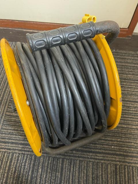 日動工業 NP-E34 コードリール 29m 100V 5A 屋内型 電工ドラム 延長コード < ペット/手芸/園芸 日動工業 NP-E34 コードリール 29m 100V 5A 屋内型 電工ドラム 延長コード < ペット/手芸/園芸の