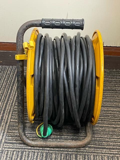 日動工業 NP-E34 コードリール 29m 100V 5A 屋内型 電工ドラム 延長コード < ペット/手芸/園芸 日動工業 NP-E34 コードリール 29m 100V 5A 屋内型 電工ドラム 延長コード < ペット/手芸/園芸の