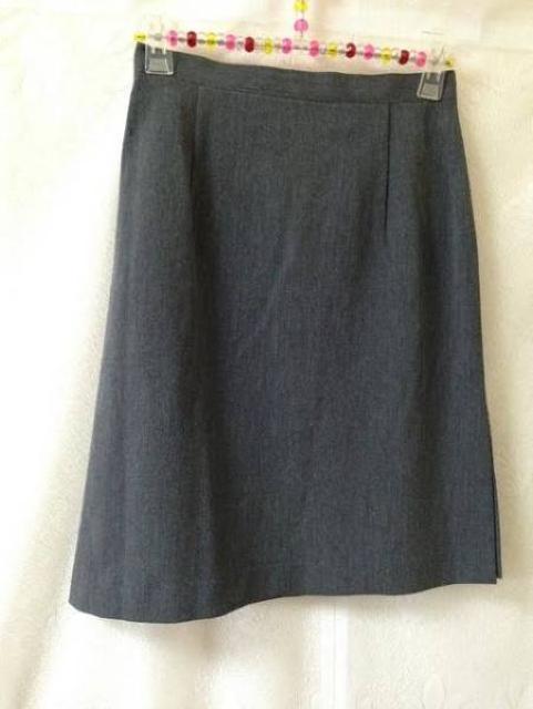 SEPIA セピア★美品★シンプル グレー 台形 スカート < 女性ファッション  SEPIA セピア★美品★シンプル グレー 台形 スカート  < 女性ファッションの