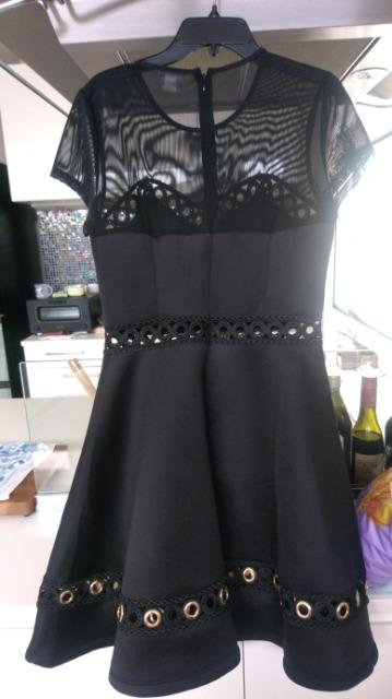 黒ワンピース ゴールド金具 透け感ありMサイズ < 女性ファッション  黒ワンピース ゴールド金具 透け感ありMサイズ < 女性ファッションの