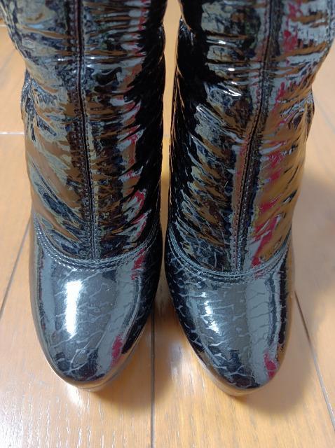 さすがのジミーチュウ★超足長美脚ショートブーツ★2way★中ボア.ふわふわ履き心地抜群★柔らかパテント★JIMMY CHOO★素敵 < 女性ファッション さすがのジミーチュウ★超足長美脚ショートブーツ★2way★中ボア.ふわふわ履き心地抜群★柔らかパテント★JIMMY CHOO★素敵 < 女性ファッションの