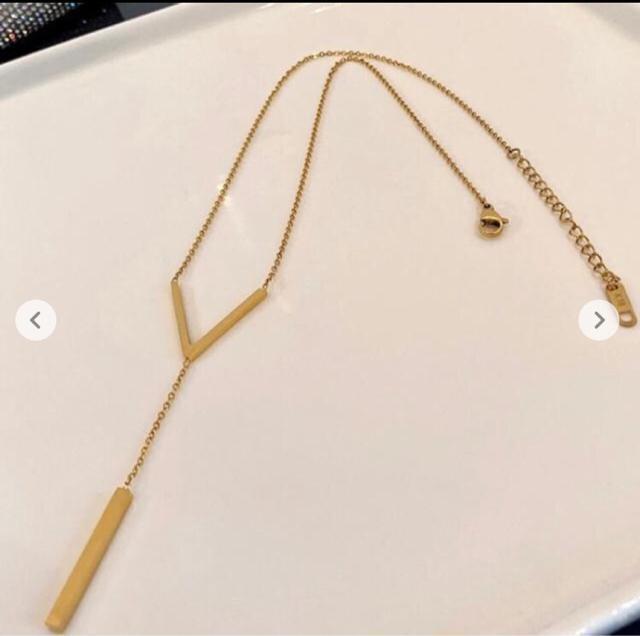 【18K刻印】人気 V字 チェーン ネックレス ゴールド < 女性アクセサリー/時計  【18K刻印】人気 V字 チェーン ネックレス ゴールド < 女性アクセサリー/時計の