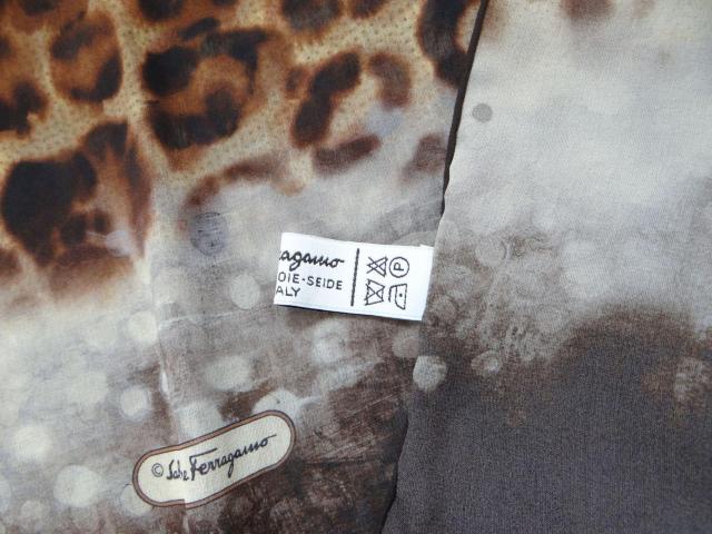SalvatoreFerragamo フェラガモ レオパード柄 シルク ストール マルチカラー<USED>【送料無料】 < ブランド SalvatoreFerragamo フェラガモ レオパード柄 シルク ストール マルチカラー<USED>【送料無料】 < ブランドの