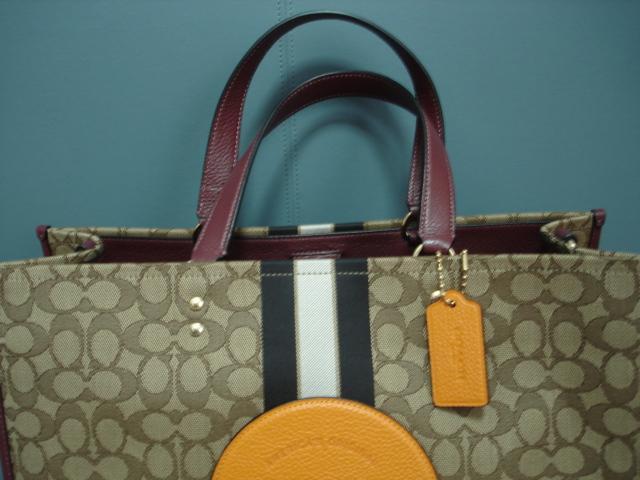 ★コーチ Coach デンプシトート40 シグネチャージャガード トートバッグ★使用1度!超激安! < ブランド  ★コーチ Coach デンプシトート40 シグネチャージャガード トートバッグ★使用1度!超激安! < ブランドの