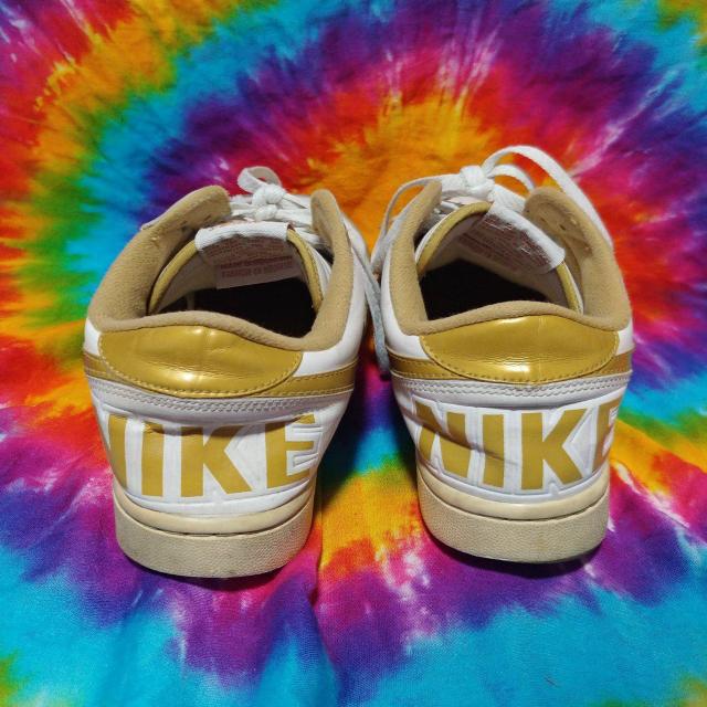 カッコ可愛いッ(///ω///)NIKEナイキ□ロゴ&ゴールドスニーカー□ < ブランド  カッコ可愛いッ(///ω///)NIKEナイキ□ロゴ&ゴールドスニーカー□ < ブランドの