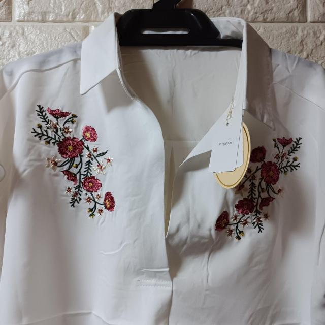 Petit Fleur���V�i���h�J����X�L�b�p�[�^�z���C�g