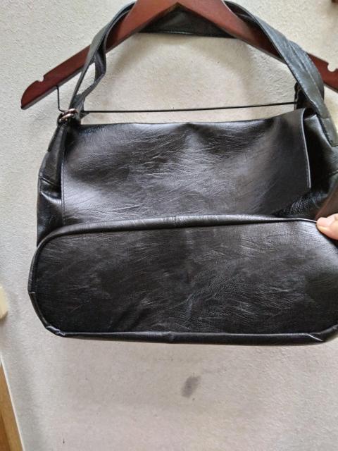 新品黒被せショルダーバッグ < 女性ファッション  新品黒被せショルダーバッグ < 女性ファッションの