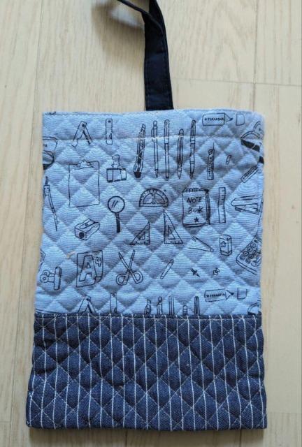 文具柄キルティングシューズ袋★上履き袋★新品★送料無料 < キッズ/ベビー  文具柄キルティングシューズ袋★上履き袋★新品★送料無料 < キッズ/ベビーの