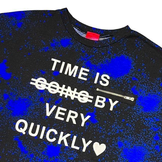 【Space Opera/160】胸元ジップ装飾付スプレー柄ロゴプリントTシャツ < キッズ/ベビー  【Space Opera/160】胸元ジップ装飾付スプレー柄ロゴプリントTシャツ < キッズ/ベビーの