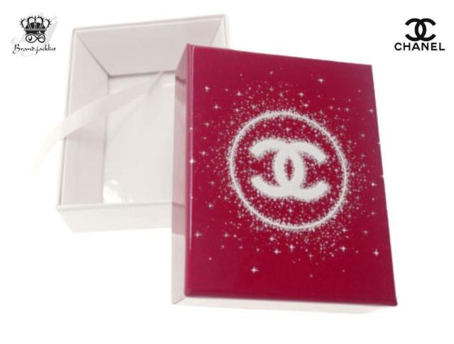シャネル ホリデー限定 ラッピング BOX ギフトボックス クリスマスコフレ 空箱 CCロゴ CHANEL【正規品】 < ブランド  シャネル ホリデー限定 ラッピング BOX ギフトボックス クリスマスコフレ 空箱 CCロゴ CHANEL【正規品】  < ブランドの