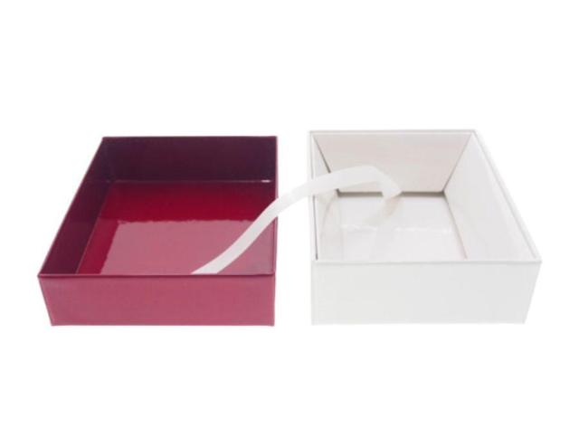 シャネル ホリデー限定 ラッピング BOX ギフトボックス クリスマスコフレ 空箱 CCロゴ CHANEL【正規品】 < ブランド  シャネル ホリデー限定 ラッピング BOX ギフトボックス クリスマスコフレ 空箱 CCロゴ CHANEL【正規品】 < ブランドの
