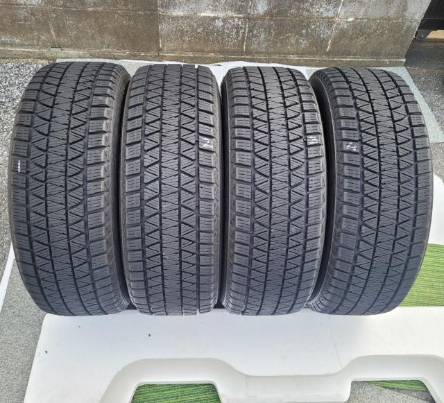 バリ溝!年式20 ブリヂストン ブリザック DM-V3 17インチスタッドレスタイヤ225/60R17 99Q タイヤのみ4本 < 自動車/バイク バリ溝!年式20 ブリヂストン ブリザック DM-V3 17インチスタッドレスタイヤ225/60R17 99Q タイヤのみ4本 < 自動車/バイク