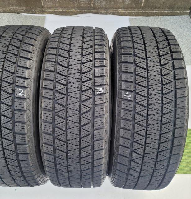 バリ溝!年式20 ブリヂストン ブリザック DM-V3 17インチスタッドレスタイヤ225/60R17 99Q タイヤのみ4本 < 自動車/バイク バリ溝!年式20 ブリヂストン ブリザック DM-V3 17インチスタッドレスタイヤ225/60R17 99Q タイヤのみ4本 < 自動車/バイク