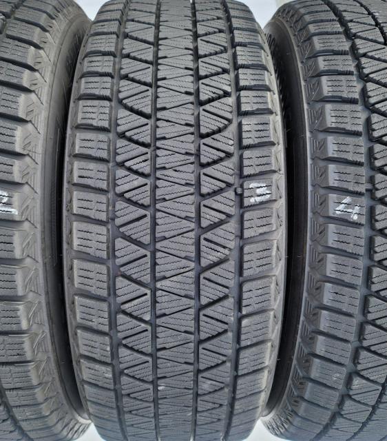 バリ溝!年式20 ブリヂストン ブリザック DM-V3 17インチスタッドレスタイヤ225/60R17 99Q タイヤのみ4本 < 自動車/バイク バリ溝!年式20 ブリヂストン ブリザック DM-V3 17インチスタッドレスタイヤ225/60R17 99Q タイヤのみ4本 < 自動車/バイク