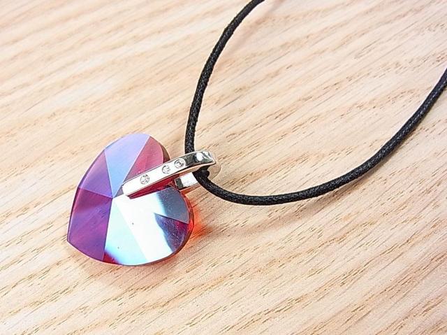 �����Ǖi�y���K���i�zSWAROVSKI�i�X�����t�X�L�[�j �n�[�g���`�[�t �N���X�^�� �y���_���g �l�b�N���X �� �u�����h�� 