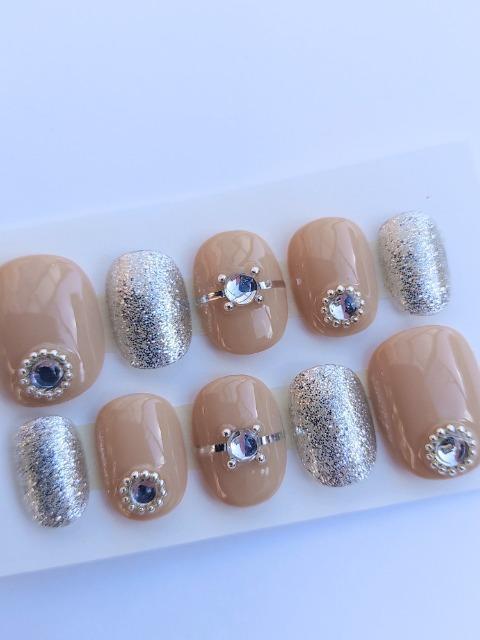 訳あり値下げ☆ジェルネイル ベージュ&シルバーラメ リング風 ショート < 香水/コスメ/ネイル 訳あり値下げ☆ジェルネイル ベージュ&シルバーラメ リング風 ショート < 香水/コスメ/ネイルの