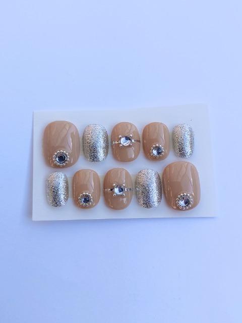 訳あり値下げ☆ジェルネイル ベージュ&シルバーラメ リング風 ショート < 香水/コスメ/ネイル 訳あり値下げ☆ジェルネイル ベージュ&シルバーラメ リング風 ショート < 香水/コスメ/ネイルの