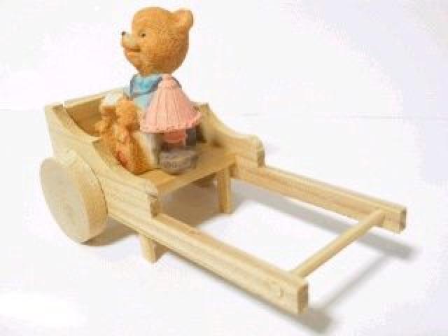 可愛い♪木製&樹脂製 カントリーくまさん《コロコロと動く荷車》T < おもちゃ 可愛い♪木製&樹脂製 カントリーくまさん《コロコロと動く荷車》T < おもちゃの
