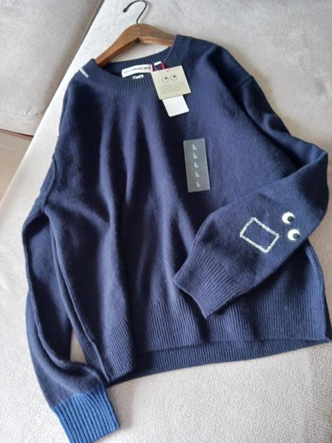UNIQLO?ANYA�j�b�g���l�C�r�[�N���[�l�b�N�Z�[�^�[�V�i��