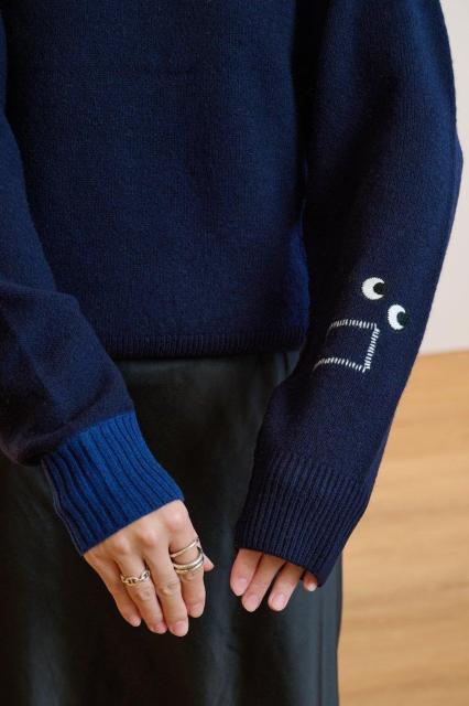 UNIQLO?ANYA�j�b�g���l�C�r�[�N���[�l�b�N�Z�[�^�[�V�i��