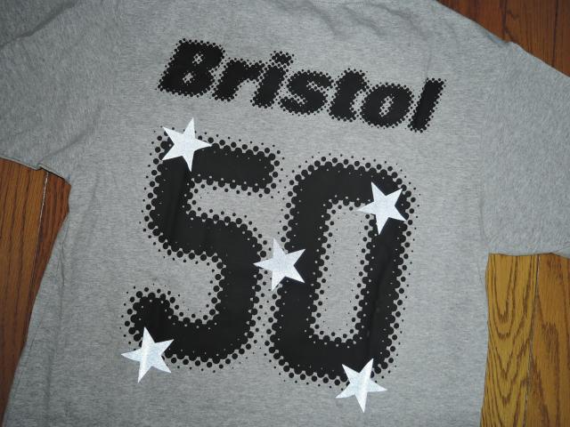 F.C.Real Bristol�G�t�V�[���A���u���X�g�� 23AW�G���u����T�V���c S�D LETTERED EMBLEM TEE �� �u�����h�� 