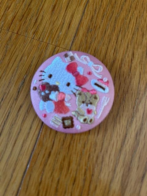 サンリオ ハローキティ 刺繍缶バッジ バンダイ  < おもちゃ  サンリオ ハローキティ 刺繍缶バッジ バンダイ   < おもちゃの