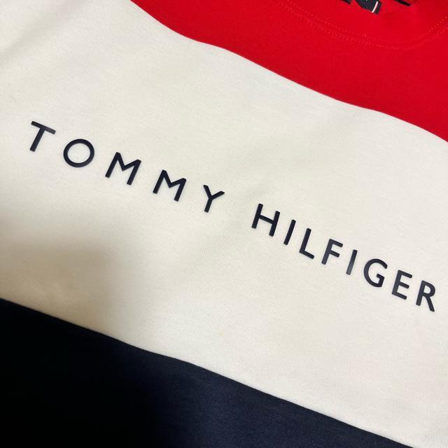 TOMMY HILFIGER �N���[�l�b�N ���� �g���[�i�[ �t���b�O�J���[ M �g�~�[�q���t�B�K�[ ���S�h�J �X�E�F�b�g �� �u�����h�� 