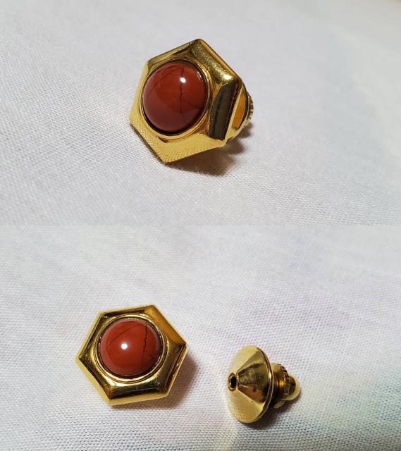 正規 デュポン コンポジットストーンタイタニック 赤×金 カボションクラッシュストーンタイピン ピンブローチ○バッジ < 男性アクセサリー/時計  正規 デュポン コンポジットストーンタイタニック 赤×金 カボションクラッシュストーンタイピン ピンブローチ○バッジ < 男性アクセサリー/時計の