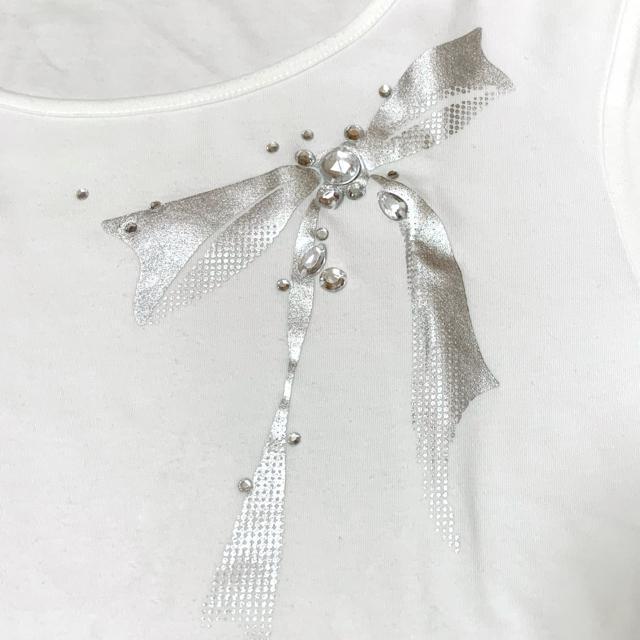 【美品】リボンモチーフ丸首5分袖Tシャツ/白/L/コットン60% < 女性ファッション  【美品】リボンモチーフ丸首5分袖Tシャツ/白/L/コットン60% < 女性ファッションの