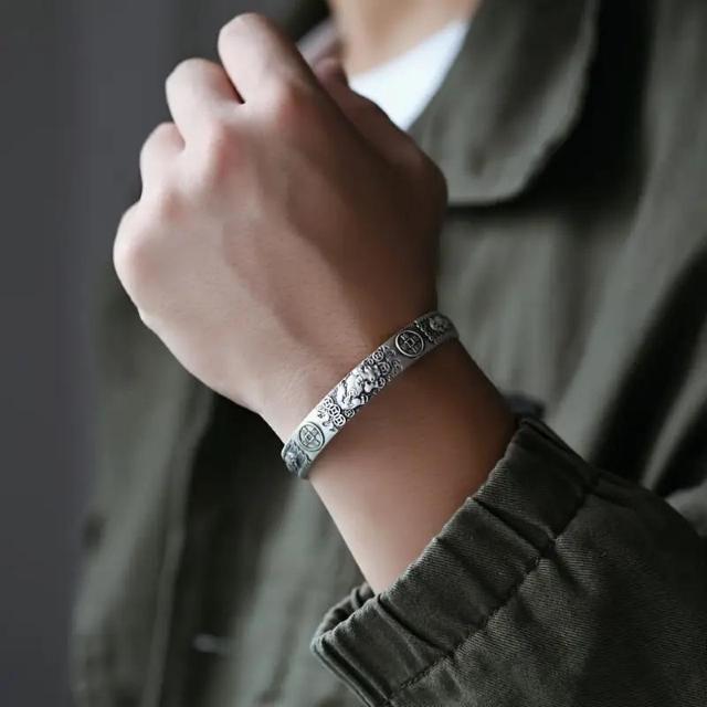 爆ヤス価格1390円★ベストセラー商品 アンティーク シルバーメッキ 亜鉛合金 製 貔貅 ブレスレット メンズ用 22cm < 男性アクセサリー/時計 爆ヤス価格1390円★ベストセラー商品 アンティーク シルバーメッキ 亜鉛合金 製 貔貅 ブレスレット メンズ用 22cm < 男性アクセサリー/時計の
