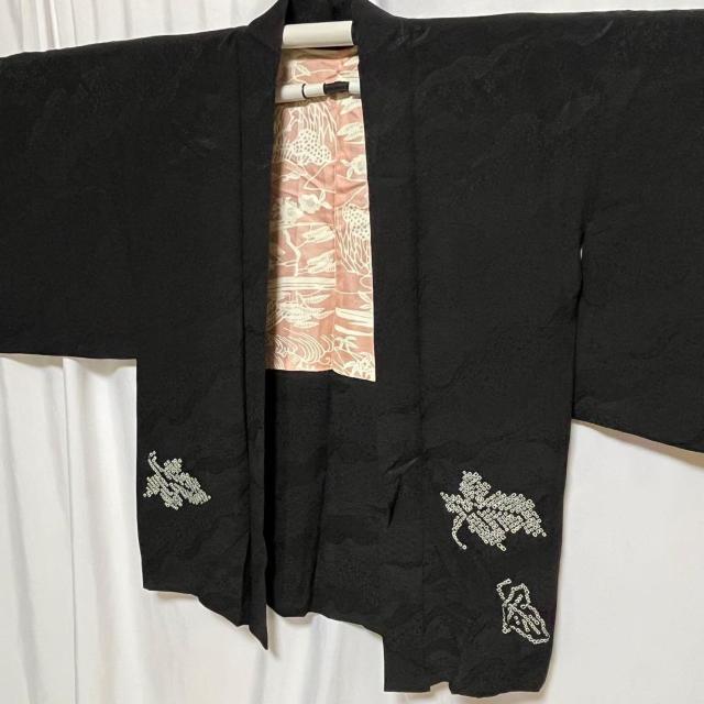 羽織 黒羽織 しぼり 葉文様 地紋 正絹 植物柄 < 女性ファッション 羽織 黒羽織 しぼり 葉文様 地紋 正絹 植物柄 < 女性ファッションの