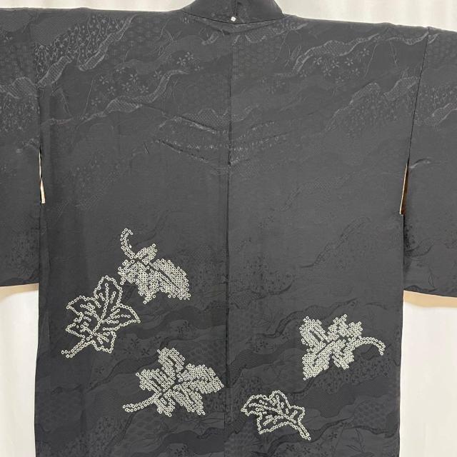 羽織 黒羽織 しぼり 葉文様 地紋 正絹 植物柄 < 女性ファッション 羽織 黒羽織 しぼり 葉文様 地紋 正絹 植物柄 < 女性ファッションの
