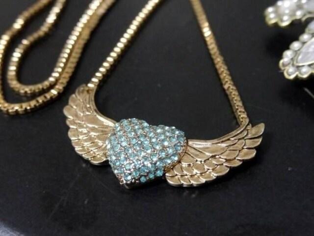 新品ゴスロリ姫系ハートウイングネックレスBETSEY JOHNSON < 女性アクセサリー/時計  新品ゴスロリ姫系ハートウイングネックレスBETSEY JOHNSON  < 女性アクセサリー/時計の