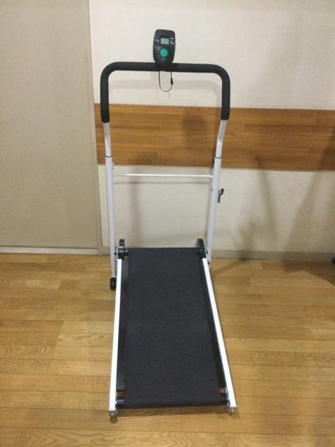 自走式 ルームランナー 折りたたみ式 液晶計測器付き 引き取り手渡し限定品 < ヘルス/ビューティー  自走式 ルームランナー 折りたたみ式 液晶計測器付き 引き取り手渡し限定品 < ヘルス/ビューティーの